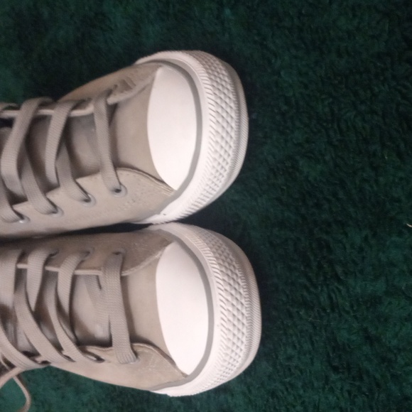 Chuck Taylor Padded Converse All stars 8.5 size shoes - Picture 7 of 15